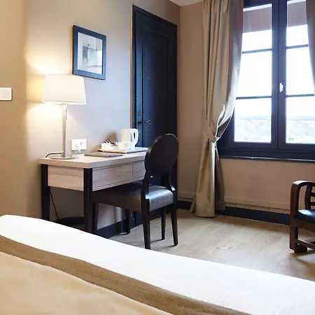 호텔 Western Le Cheval Blanc -vue Sur Le Port-plein Centre 3*