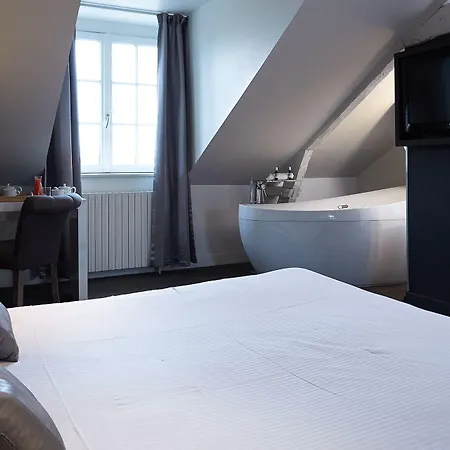 Western Le Cheval Blanc -vue Sur Le Port-plein Centre