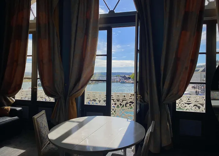 Hotel Western Le Cheval Blanc -vue Sur Le Port-plein Centre Honfleur