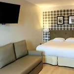 Western Le Cheval Blanc -vue Sur Le Port-plein Centre 3*