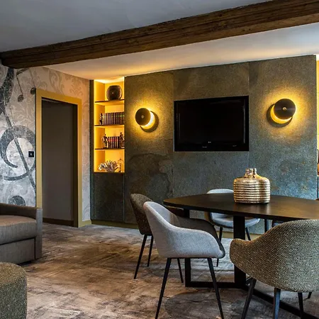 Western Le Cheval Blanc -vue Sur Le Port-plein Centre