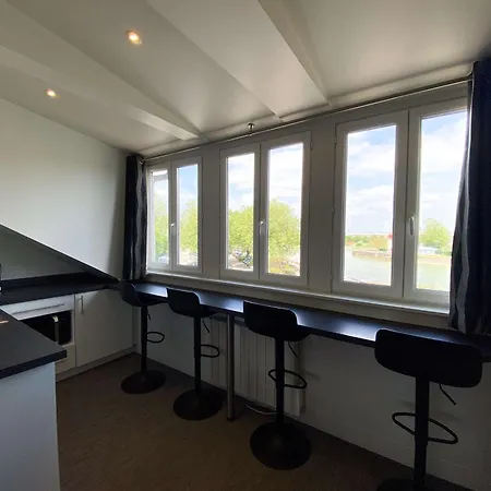 Western Le Cheval Blanc -vue Sur Le Port-plein Centre