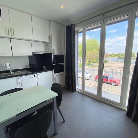 Western Le Cheval Blanc -vue Sur Le Port-plein Centre