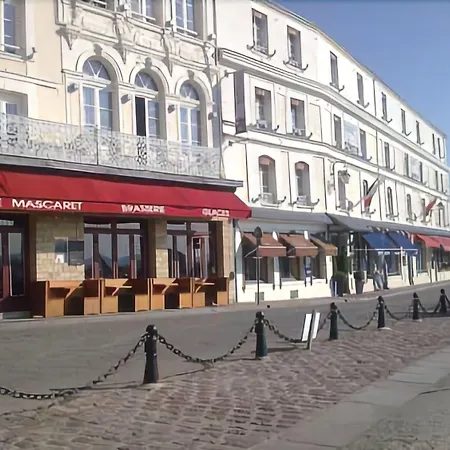 Western Le Cheval Blanc -vue Sur Le Port-plein Centre Готель 3*