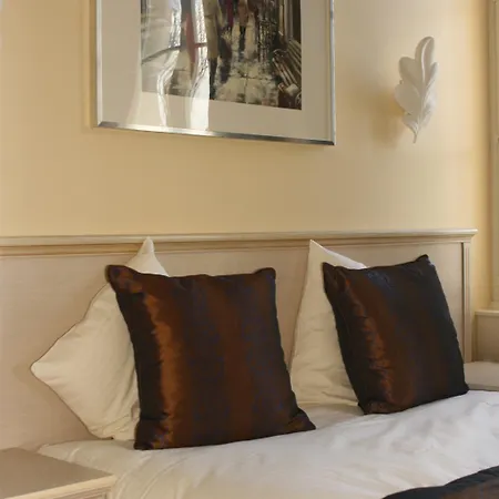 Western Le Cheval Blanc -vue Sur Le Port-plein Centre Hotell 3*