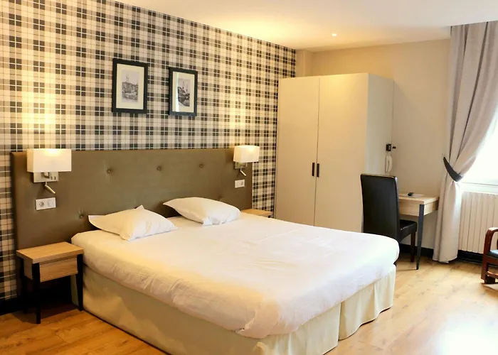 Western Le Cheval Blanc -vue Sur Le Port-plein Centre מלון