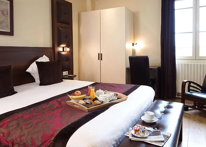 Hotel Western Le Cheval Blanc -vue Sur Le Port-plein Centre 3*