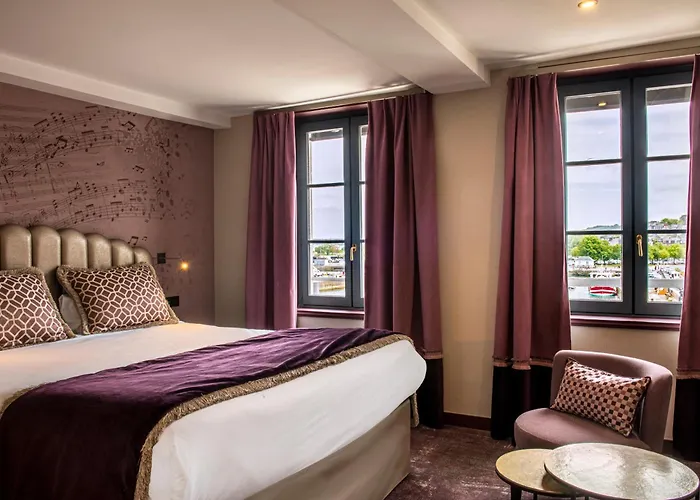 Western Le Cheval Blanc -vue Sur Le Port-plein Centre