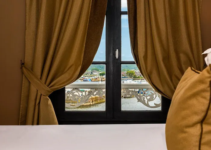 Western Le Cheval Blanc -vue Sur Le Port-plein Centre Hotel 3*