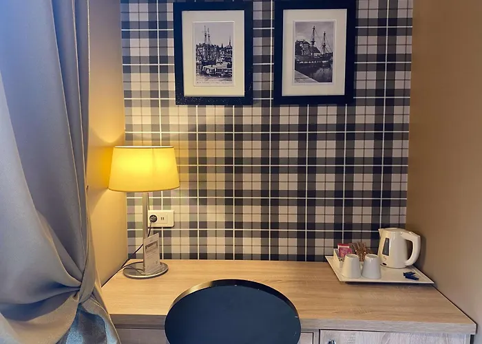 Western Le Cheval Blanc -vue Sur Le Port-plein Centre 3* Honfleur