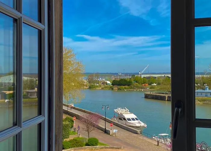 Western Le Cheval Blanc -vue Sur Le Port-plein Centre Otel