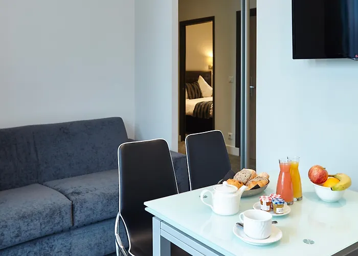 Western Le Cheval Blanc -vue Sur Le Port-plein Centre Otel 3*