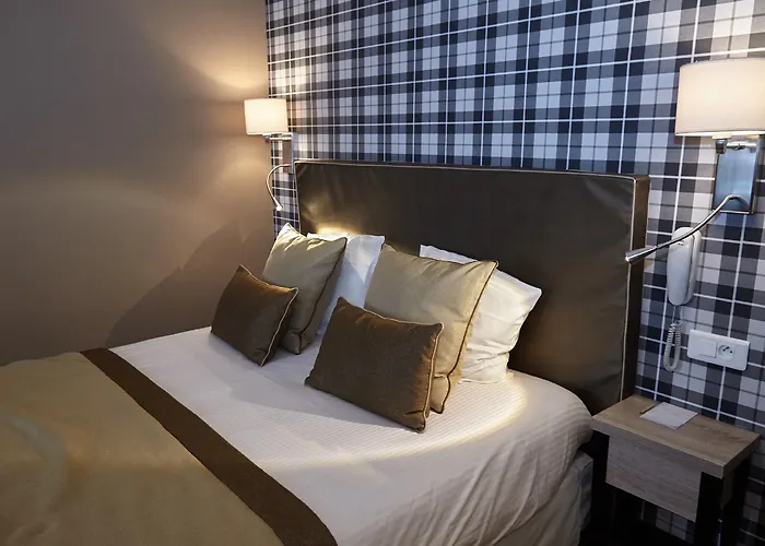 Otel Western Le Cheval Blanc -vue Sur Le Port-plein Centre 3*