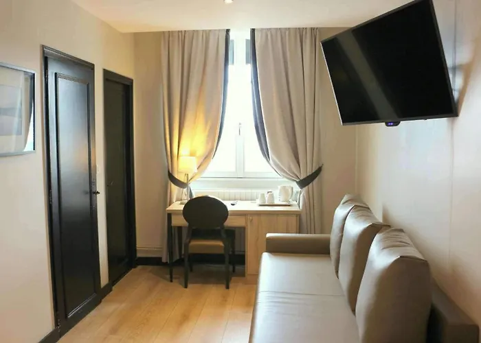 Western Le Cheval Blanc -vue Sur Le Port-plein Centre 3*